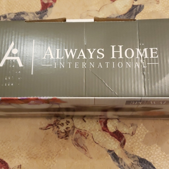 3 pc.wall floating shelves - Picture 2 of 4